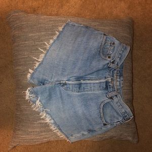 High waisted Levi shorts